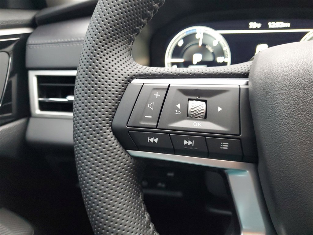 New 2025 Mitsubishi Outlander SE image 21