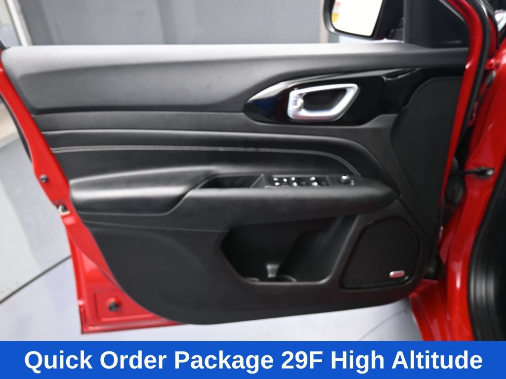 Used 2023 Jeep Compass High Altitude AWD/4WD image 14