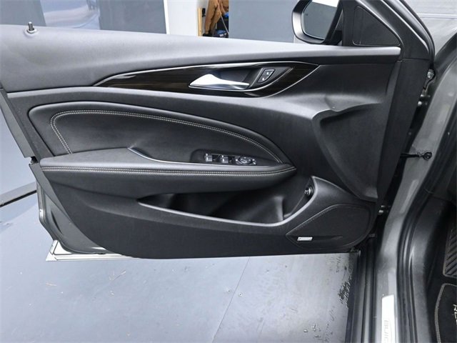Used 2018 Buick Regal Essence w/ Driver Confidence Package #1 image 20