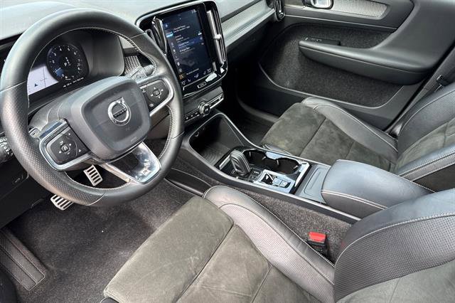 Used 2019 Volvo XC40 T5 R-Design AWD/4WD image 9