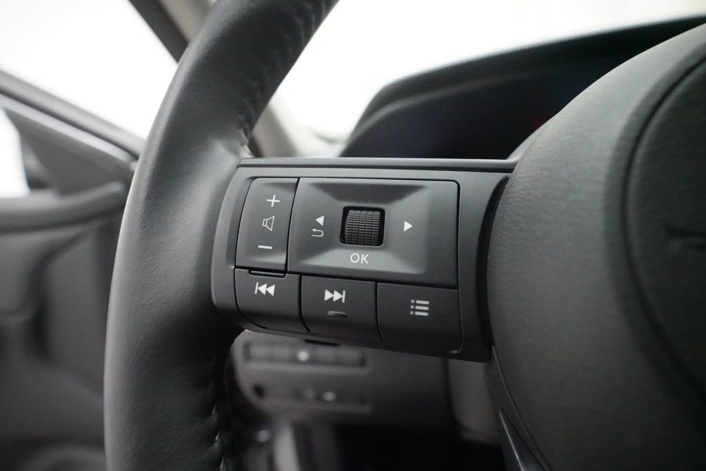 Certified 2024 Nissan Rogue SV w/ SV Premium Package image 17