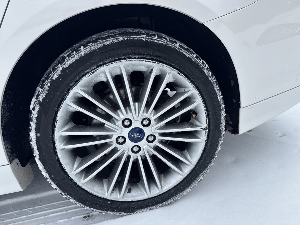 Used 2014 Ford Fusion SE w/ Equipment Group 202A image 5