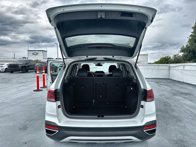 Used 2024 Volkswagen Taos SE image 22