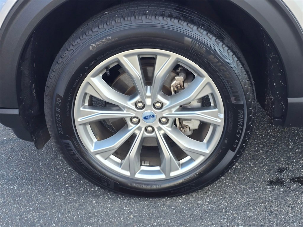 Used 2023 Ford Explorer Limited image 9