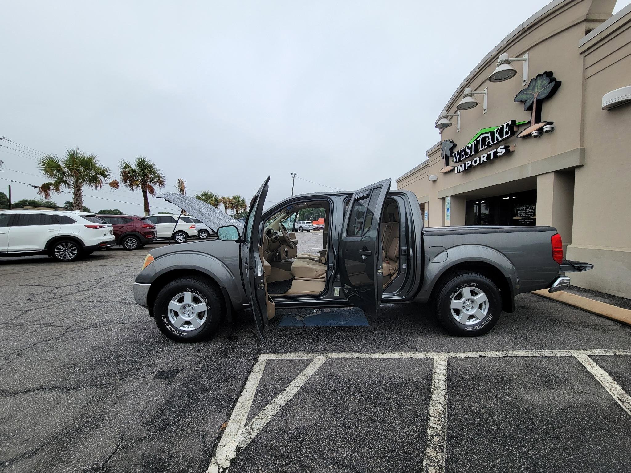 Used 2007 Nissan Frontier SE w/ SE Value Truck Pkg AWD/4WD image 19