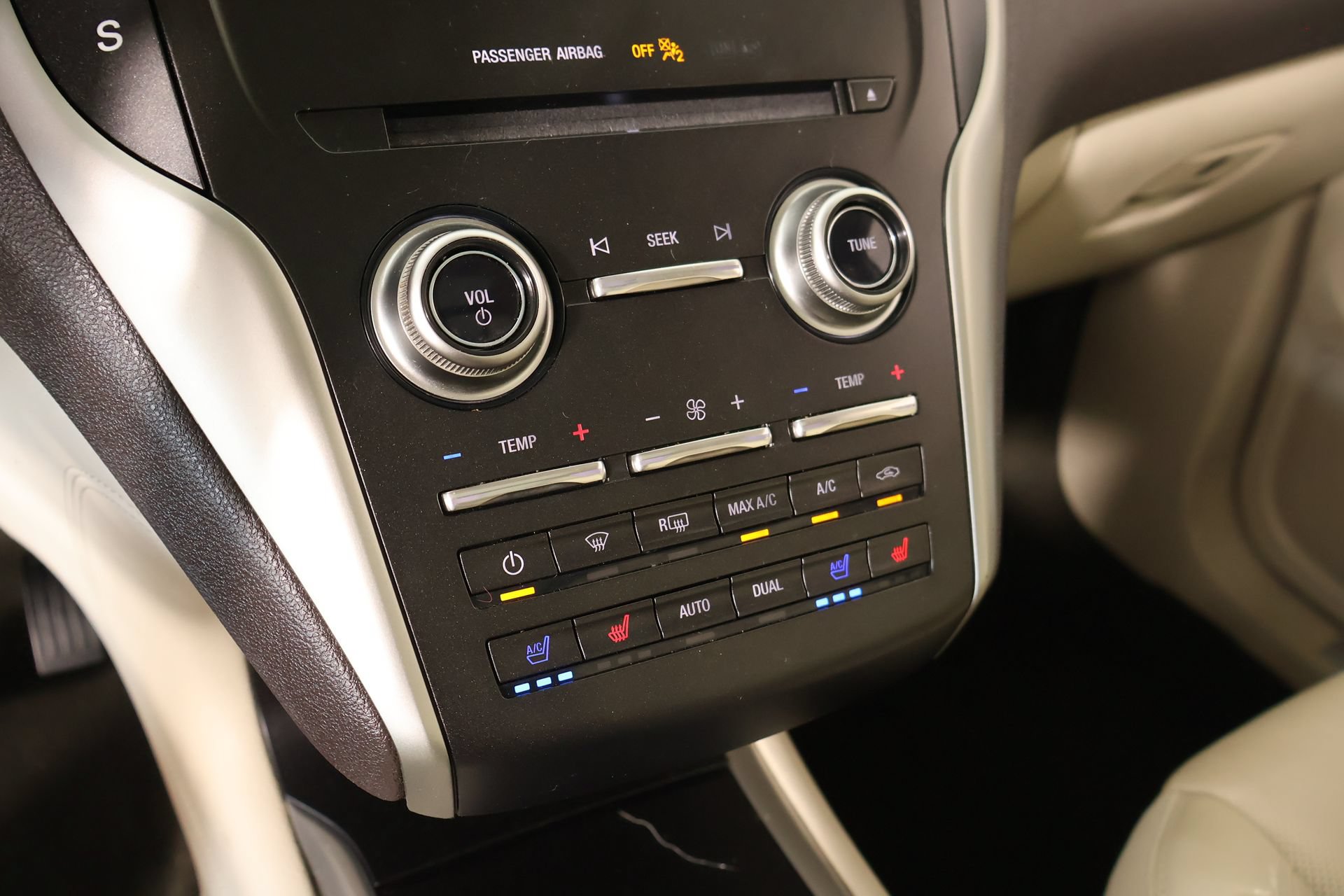 Used 2019 Lincoln MKC Reserve w/ MKC Climate Package FWD image 8