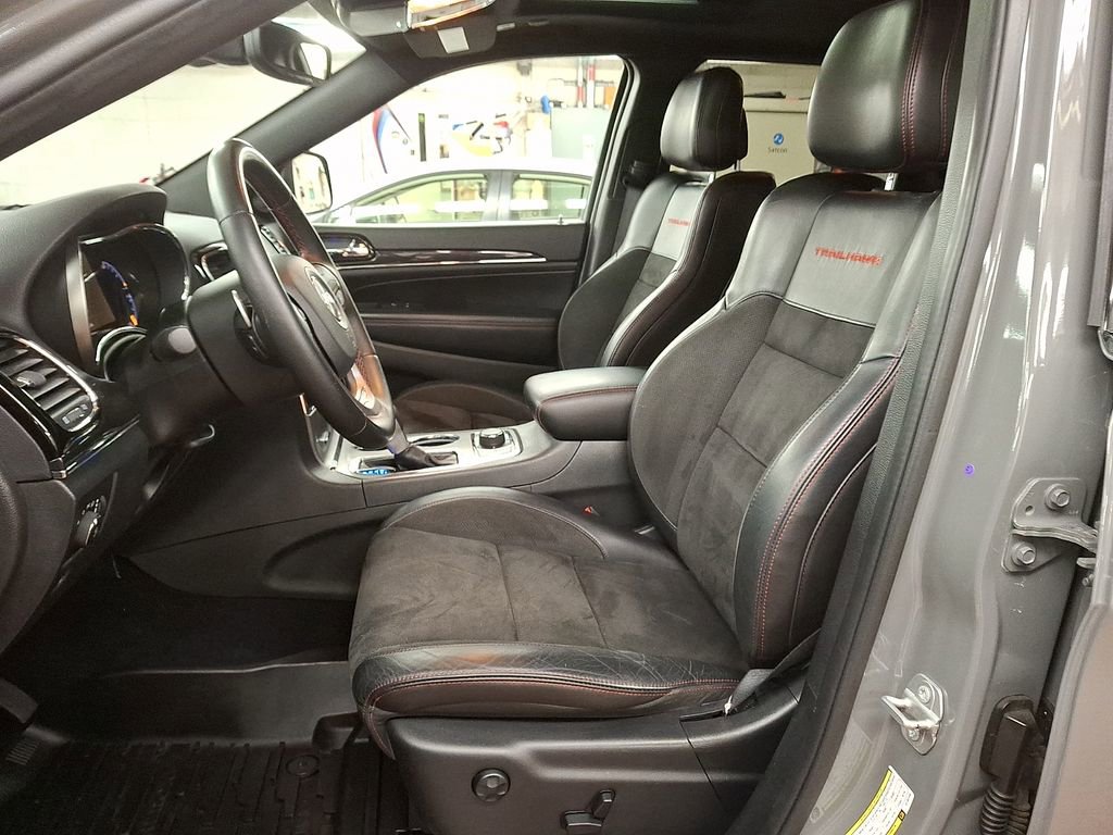 Used 2020 Jeep Grand Cherokee Trailhawk w/ Premium Lighting Group image 9