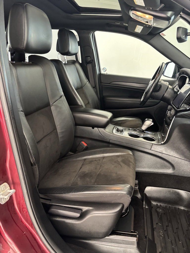 Used 2020 Jeep Grand Cherokee Altitude image 22