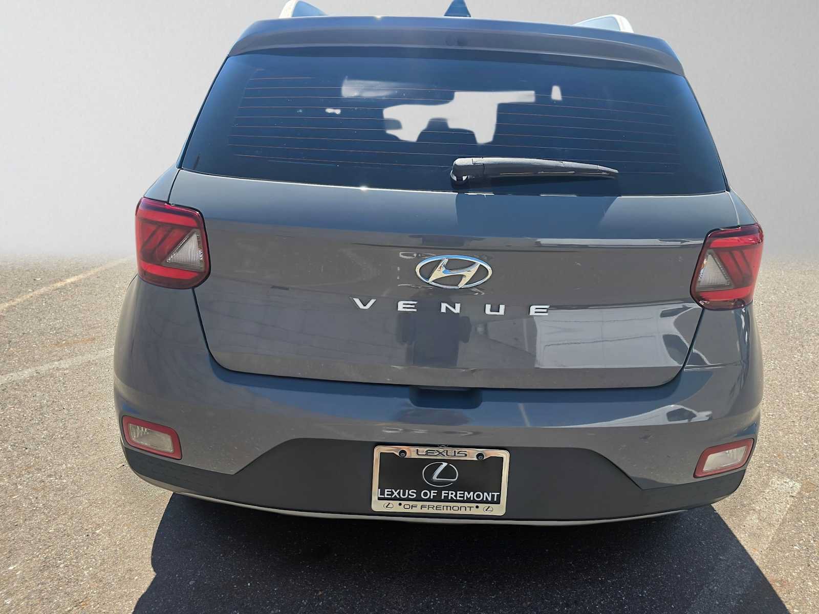 Used 2020 Hyundai Venue SEL FWD image 4