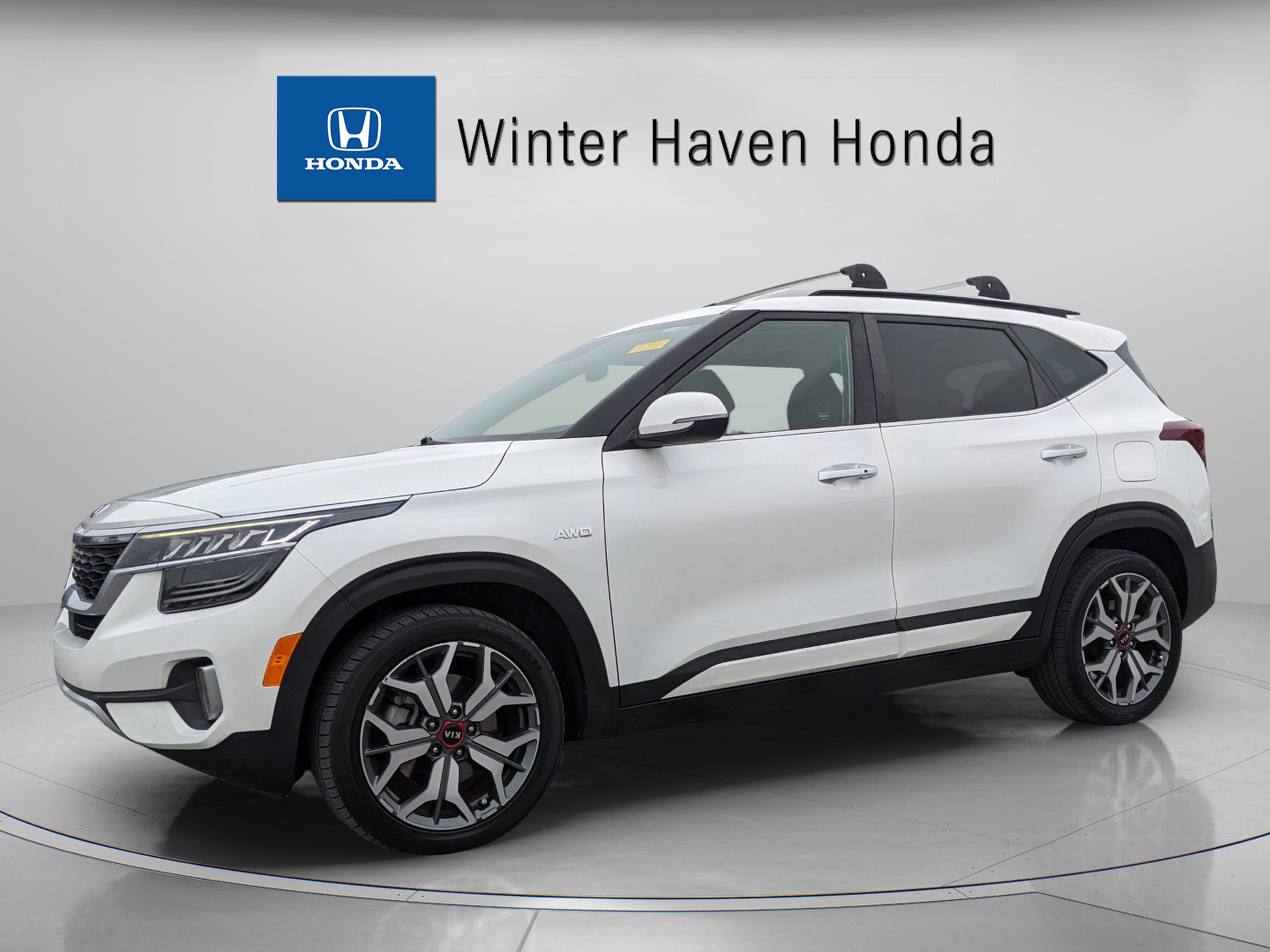 Used 2021 Kia Seltos SX w/ SX Sunroof Package image 2