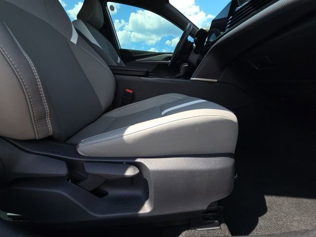 Used 2025 Toyota Camry SE FWD image 19