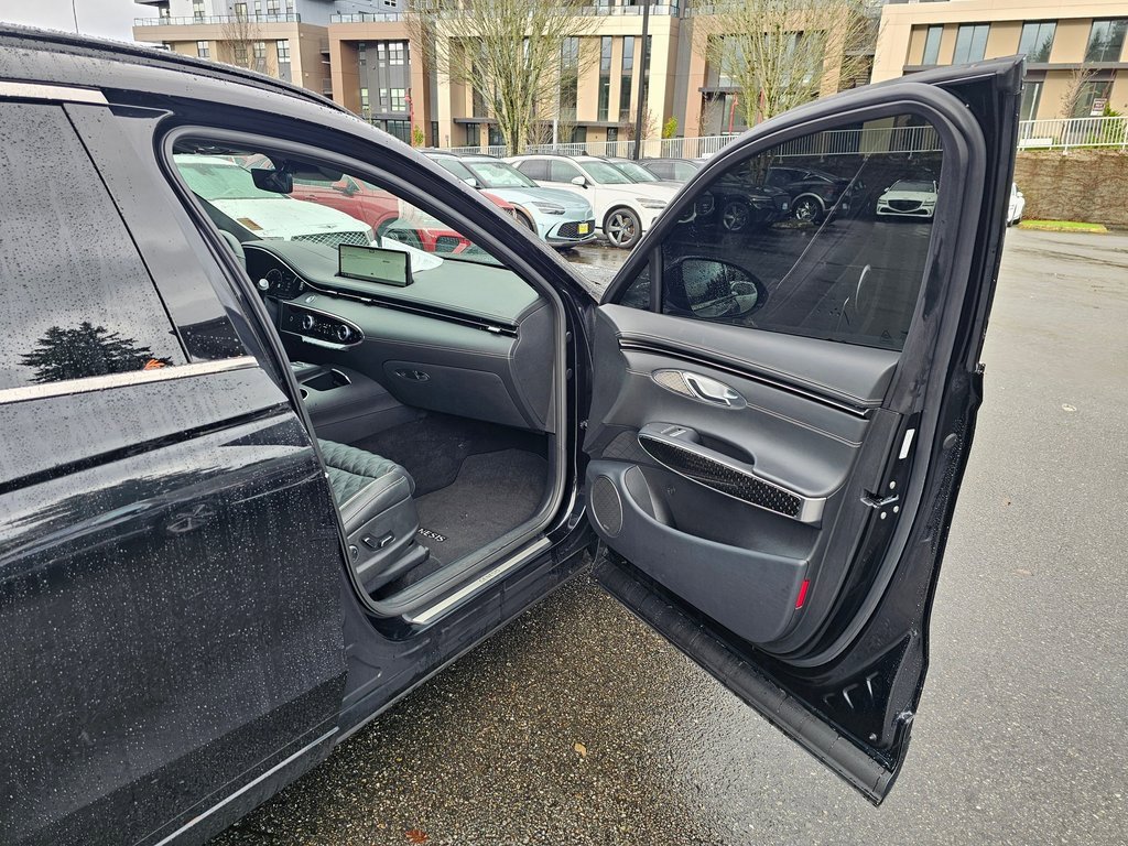 Used 2025 Genesis GV70 3.5T Sport w/ Sport Prestige Package image 28