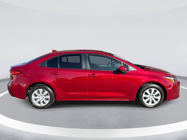 Used 2025 Toyota Corolla LE FWD image 3