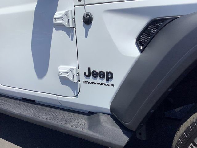 Used 2023 Jeep Wrangler Sport S image 39