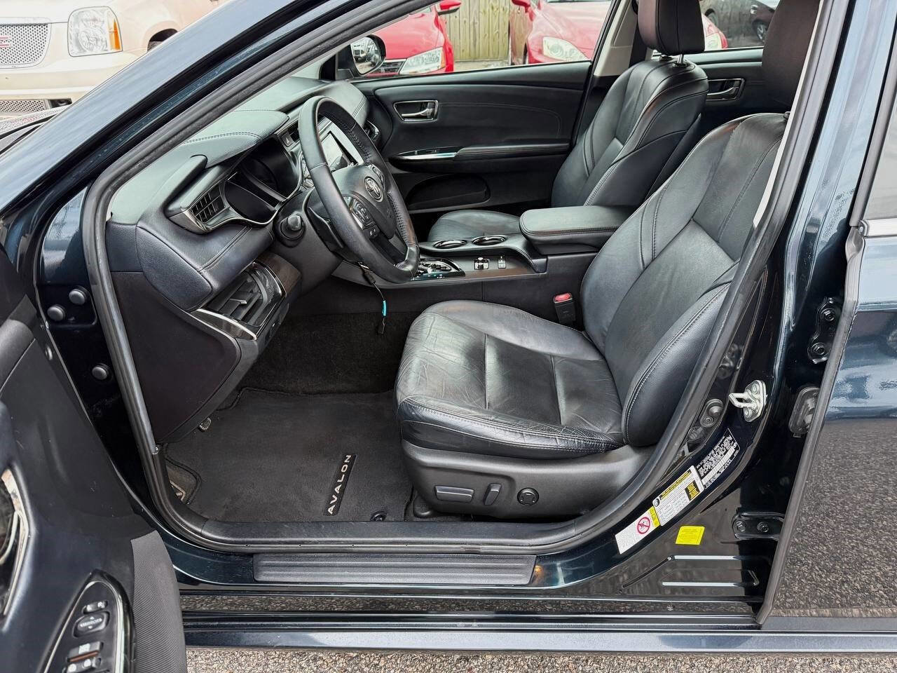 Used 2016 Toyota Avalon XLE image 12