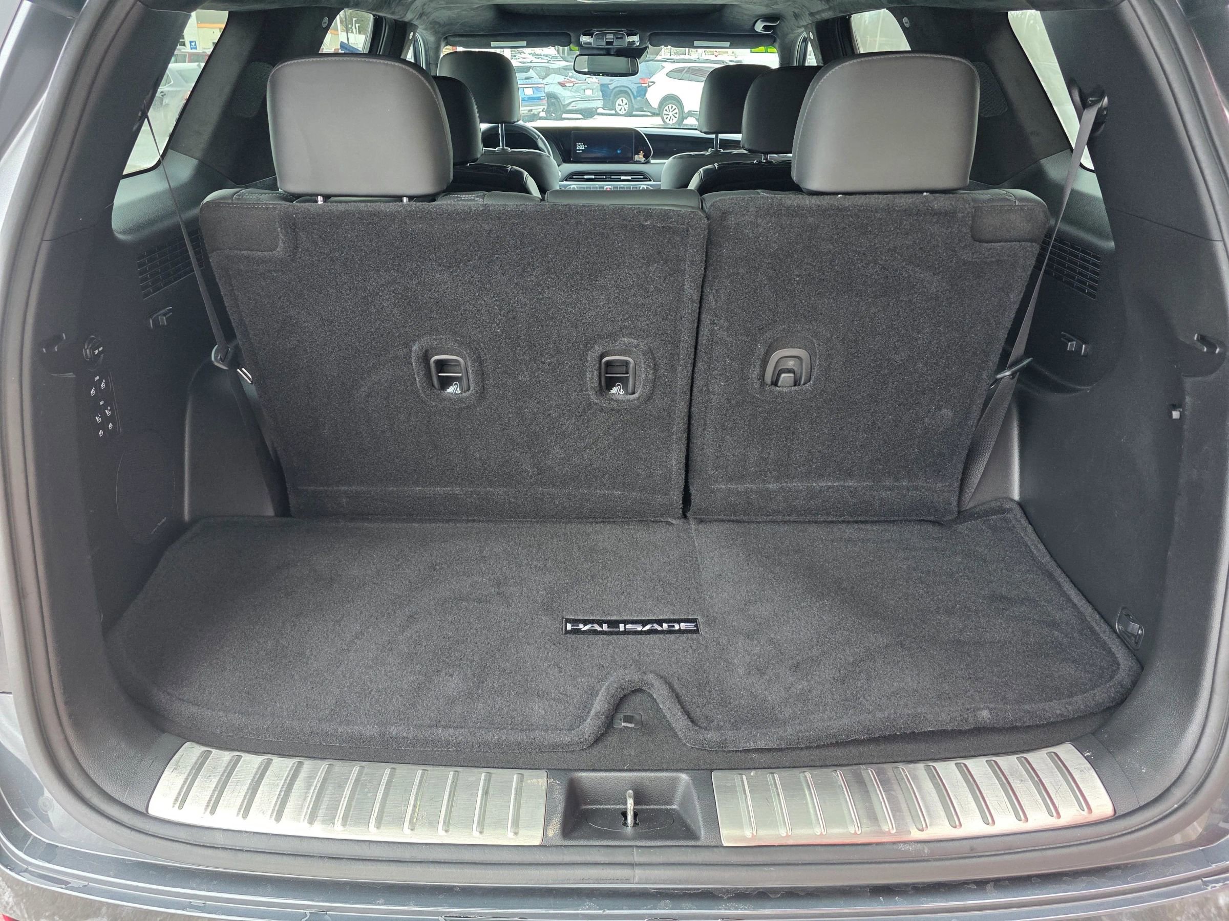 Used 2022 Hyundai Palisade Calligraphy image 6