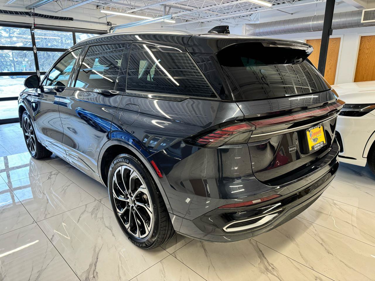 Used 2024 Lincoln Nautilus Reserve w/ Equipment Group 202A AWD/4WD image 7