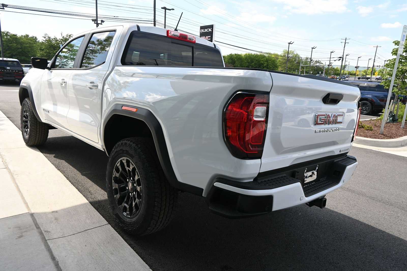 Used 2026 GMC Canyon Elevation w/ Technology Package RWD image 6