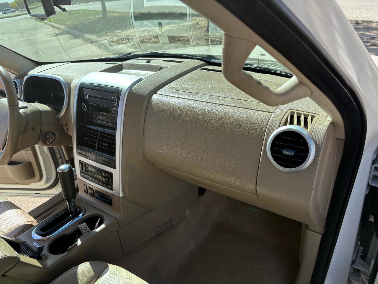 Used 2009 Mercury Mountaineer Premier image 28