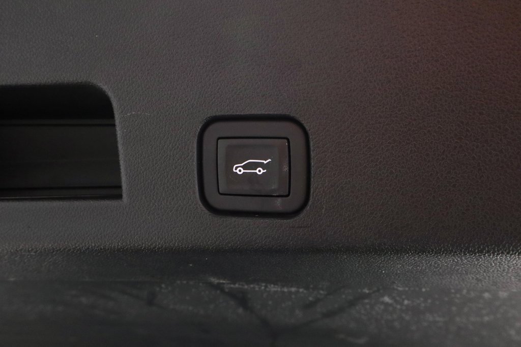 Used 2025 GMC Acadia Elevation image 21