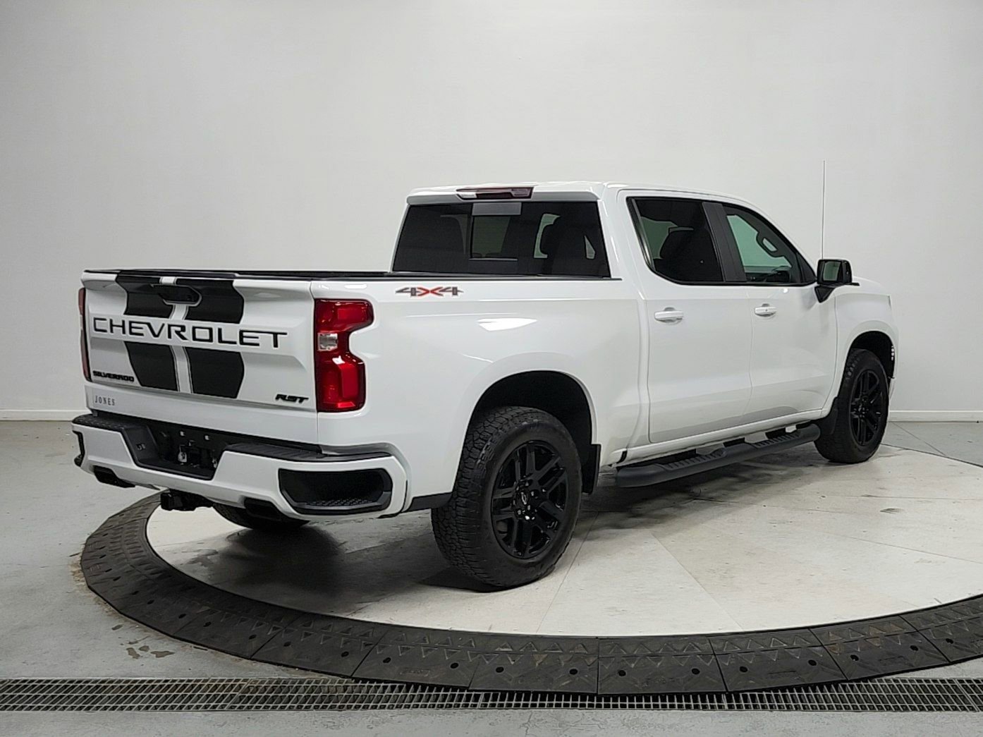 Used 2023 Chevrolet Silverado 1500 RST w/ Rally Edition AWD/4WD image 7