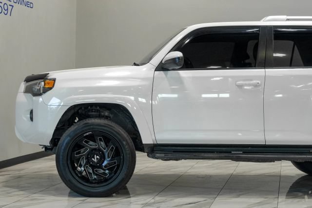 Used 2017 Toyota 4Runner SR5 RWD image 17