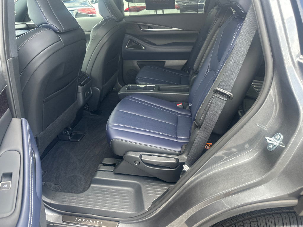 Certified 2026 INFINITI QX60 Sport w/ Dark Cargo Package AWD/4WD image 17