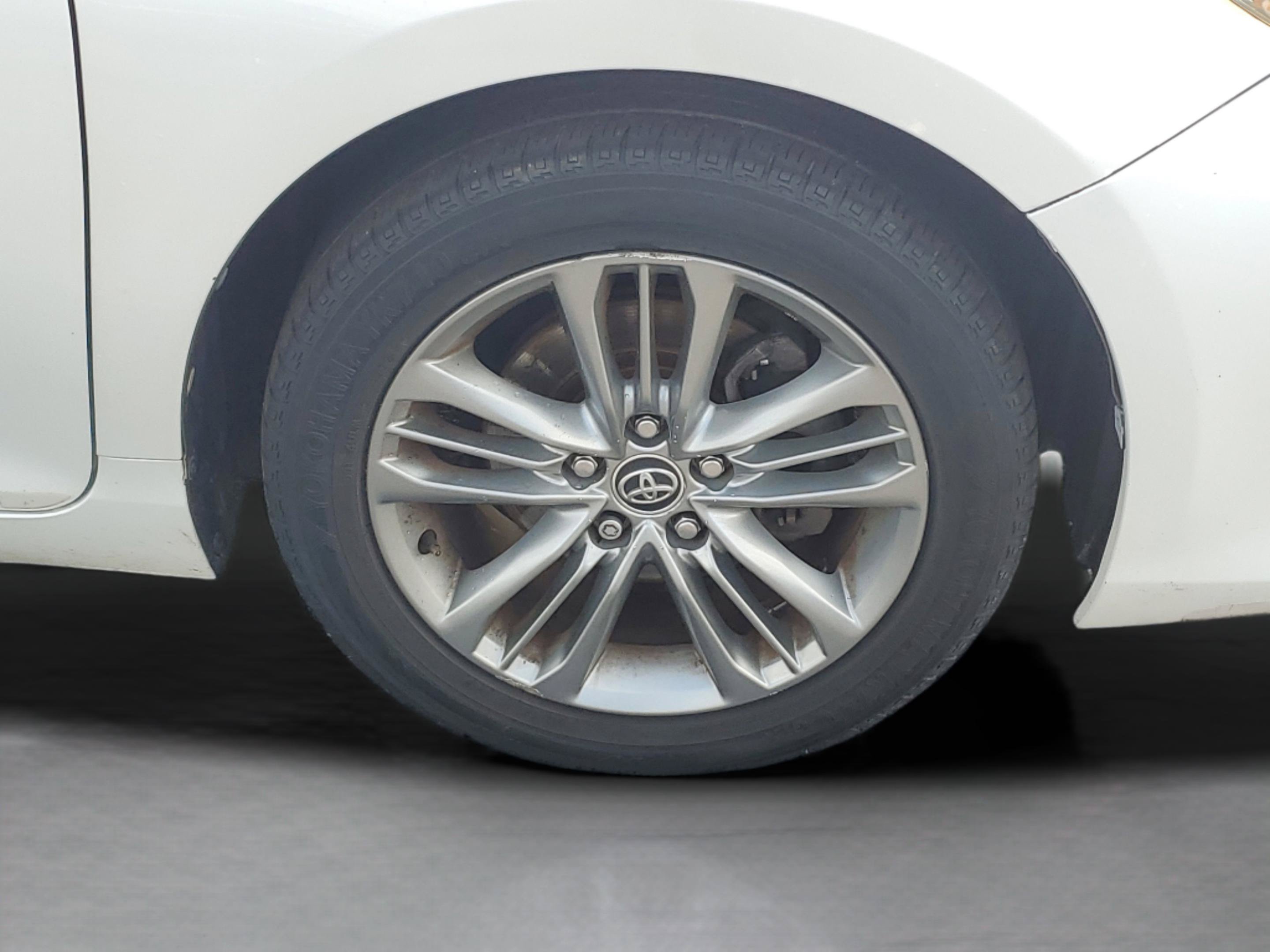 Used 2015 Toyota Camry SE FWD image 28