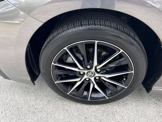 Used 2024 Toyota Camry SE w/ Cold Weather Package FWD image 10