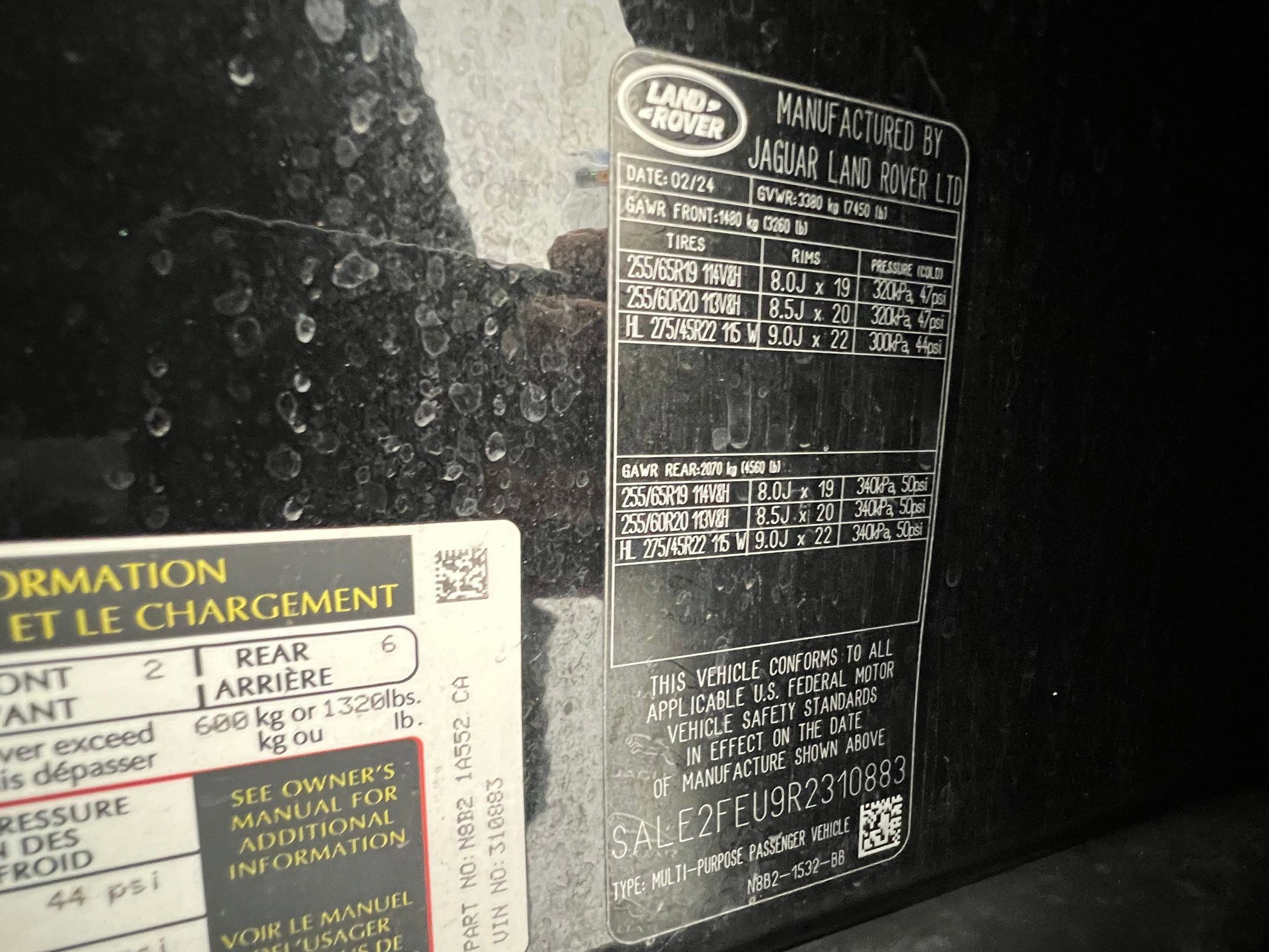 Used 2024 Land Rover Defender 130 X-Dynamic SE image 19