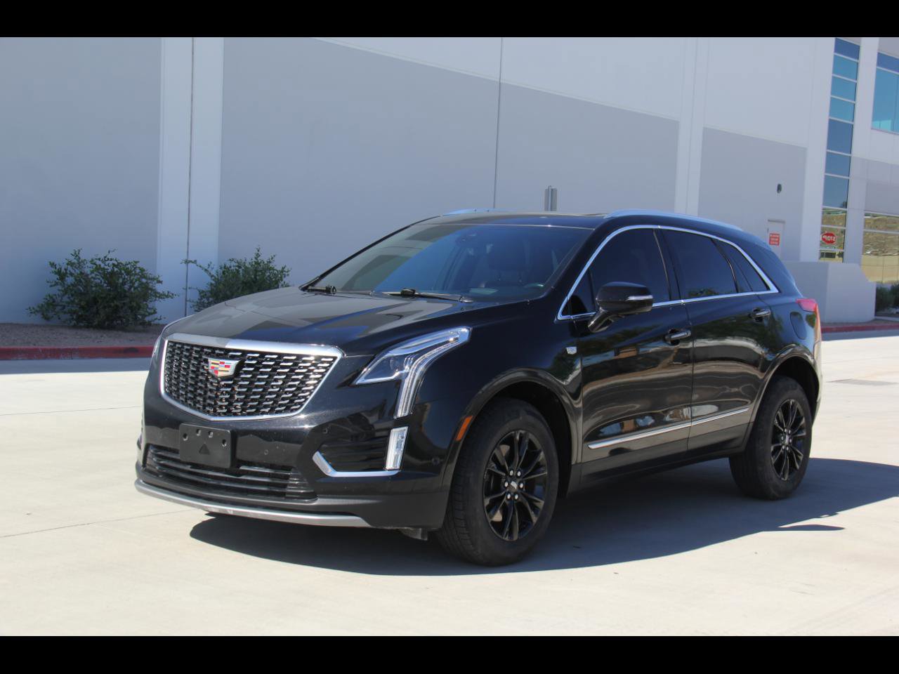Used 2023 Cadillac XT5 Premium Luxury w/ Technology Package image 1