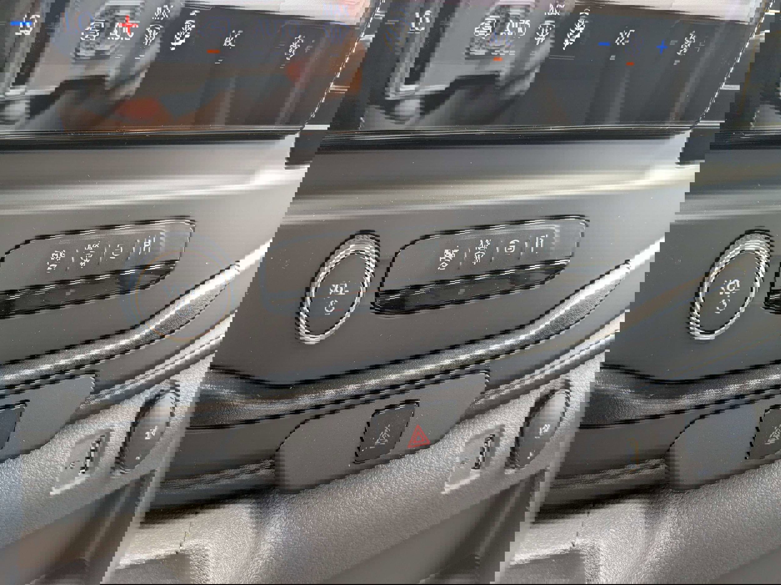 New 2026 Ford Transit 250 148 Medium Roof image 24