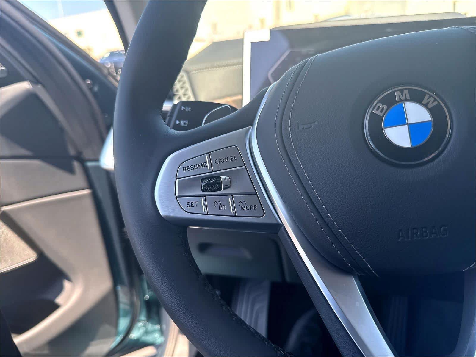 Used 2025 BMW X7 xDrive40i w/ Premium Package AWD/4WD image 13