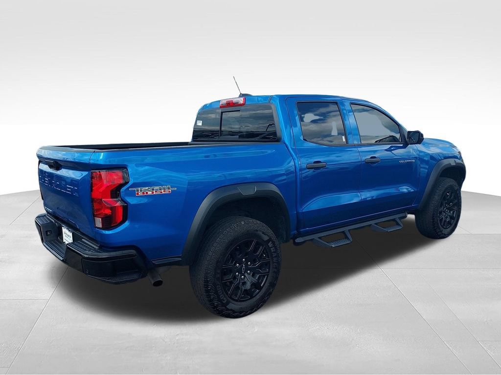 Used 2024 Chevrolet Colorado Trail Boss w/ Technology Package AWD/4WD image 5