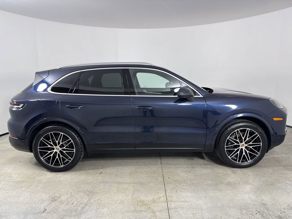 Certified 2025 Porsche Cayenne image 8