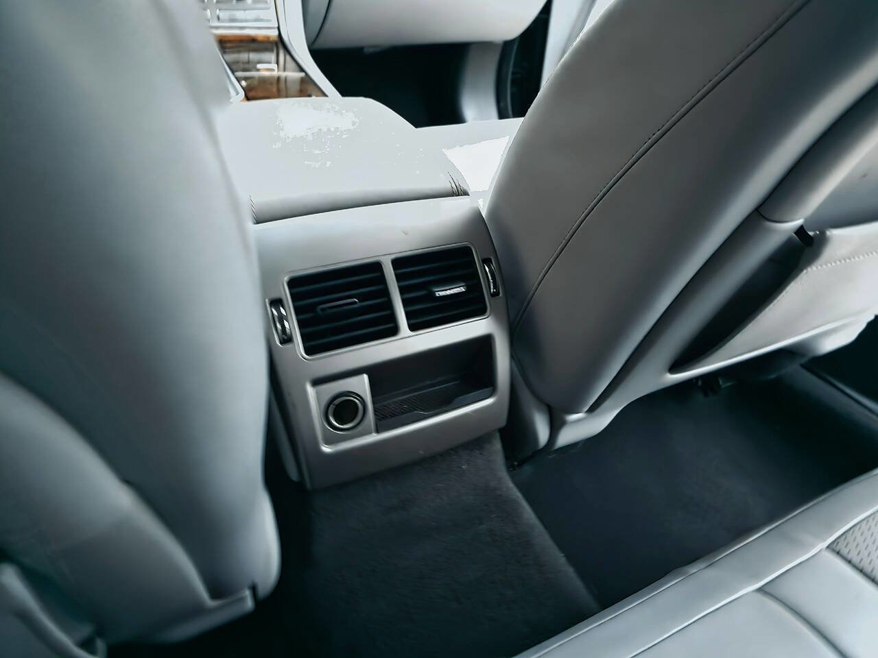 Used 2011 Jaguar XF Portfolio image 17