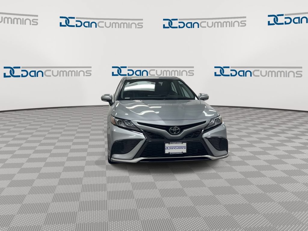 Used 2023 Toyota Camry XSE FWD image 3