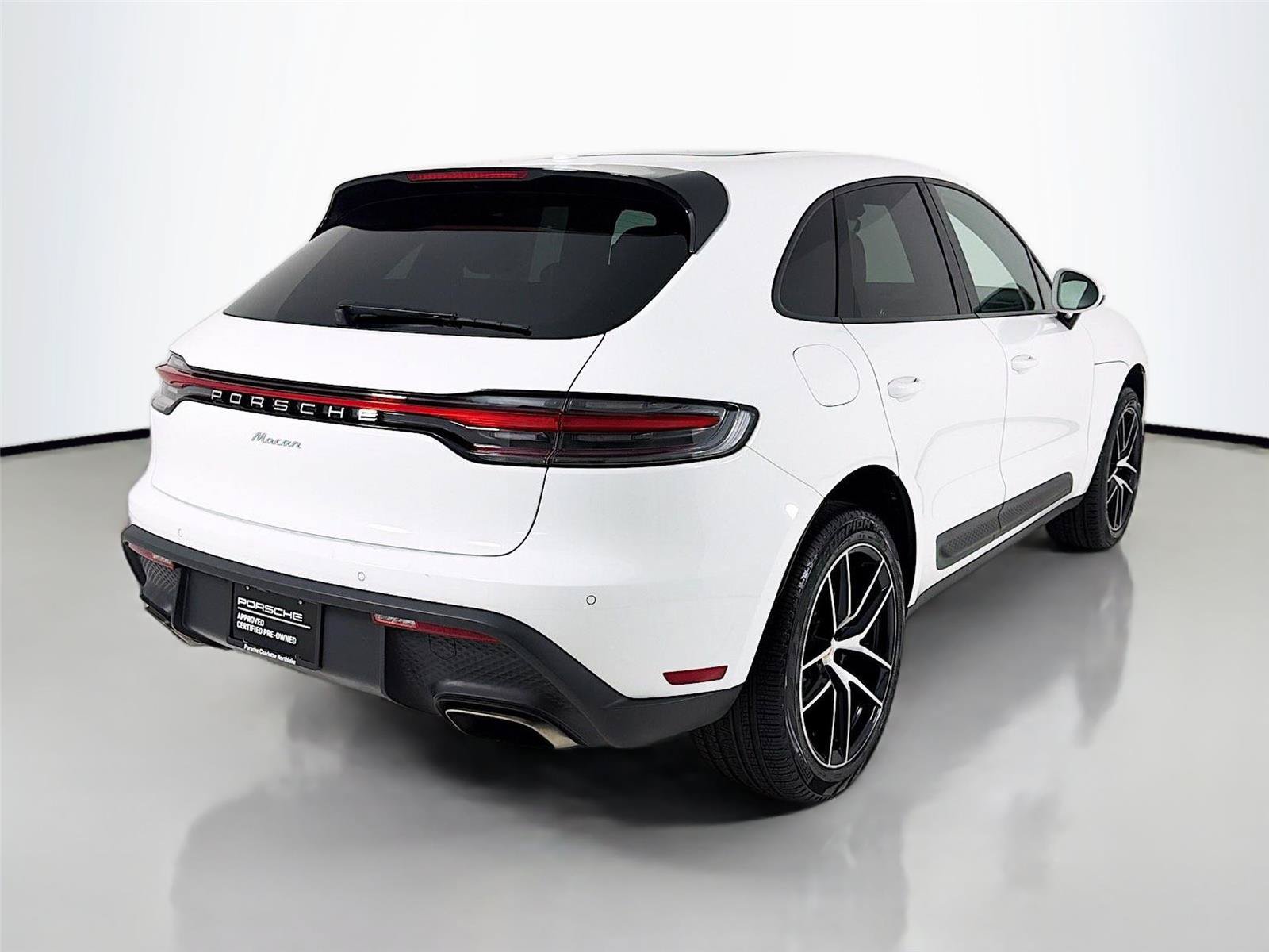 Certified 2023 Porsche Macan Turbo AWD/4WD image 26