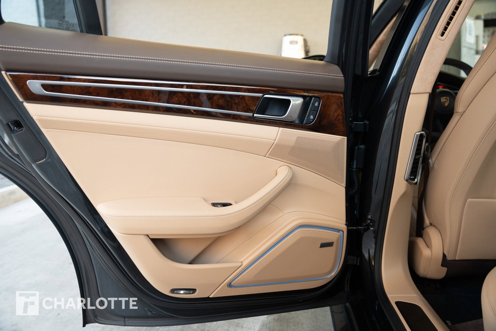 Used 2023 Porsche Panamera GTS image 32