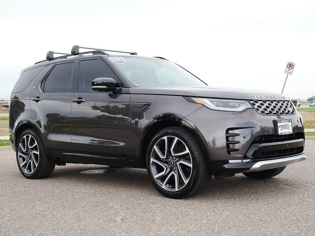 Used 2025 Land Rover Discovery Metropolitan Edition AWD/4WD image 7