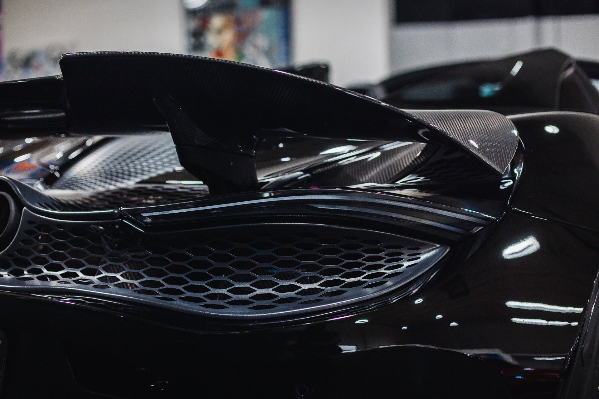 Used 2024 McLaren 750S Spider RWD image 37