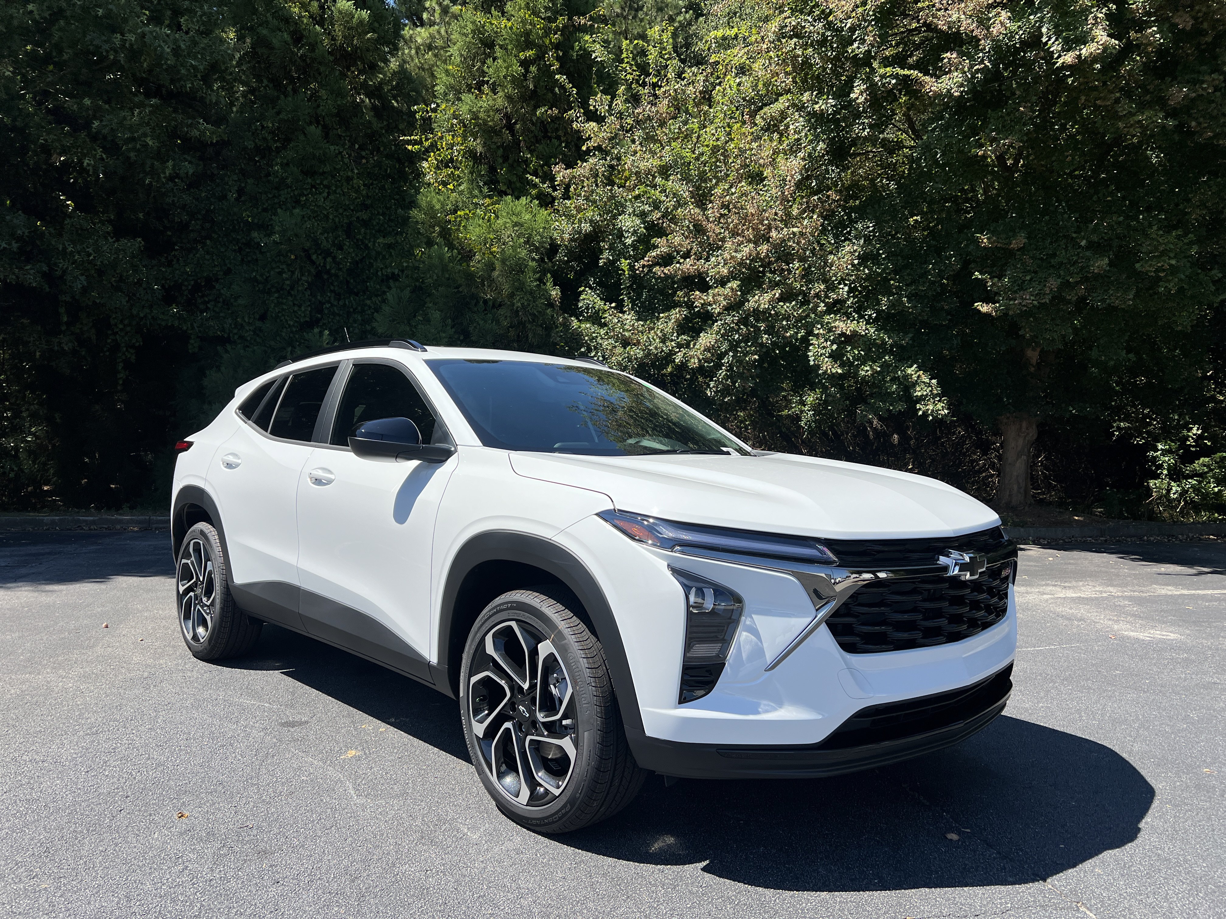New 2026 Chevrolet Trax RS w/ Sunroof Package FWD image 2