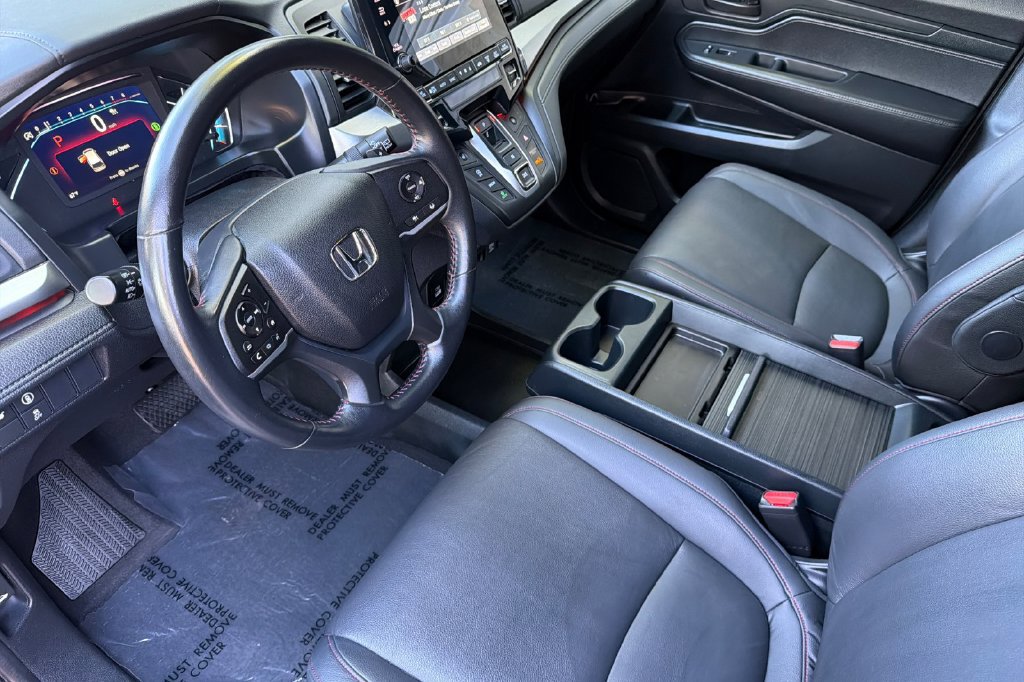 Certified 2024 Honda Odyssey Sport image 3