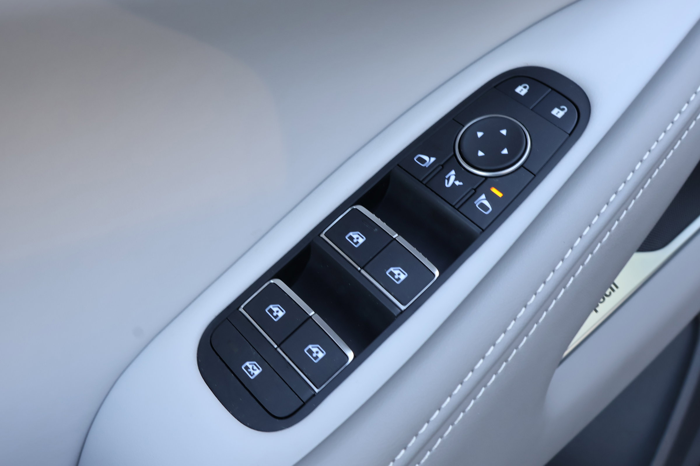 Used 2026 INFINITI QX60 Luxe w/ Cargo Package image 16