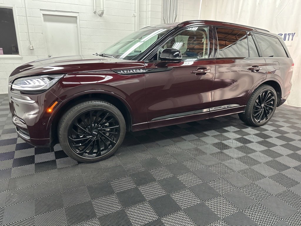 Used 2023 Lincoln Aviator Reserve w/ Equipment Group 201A image 5