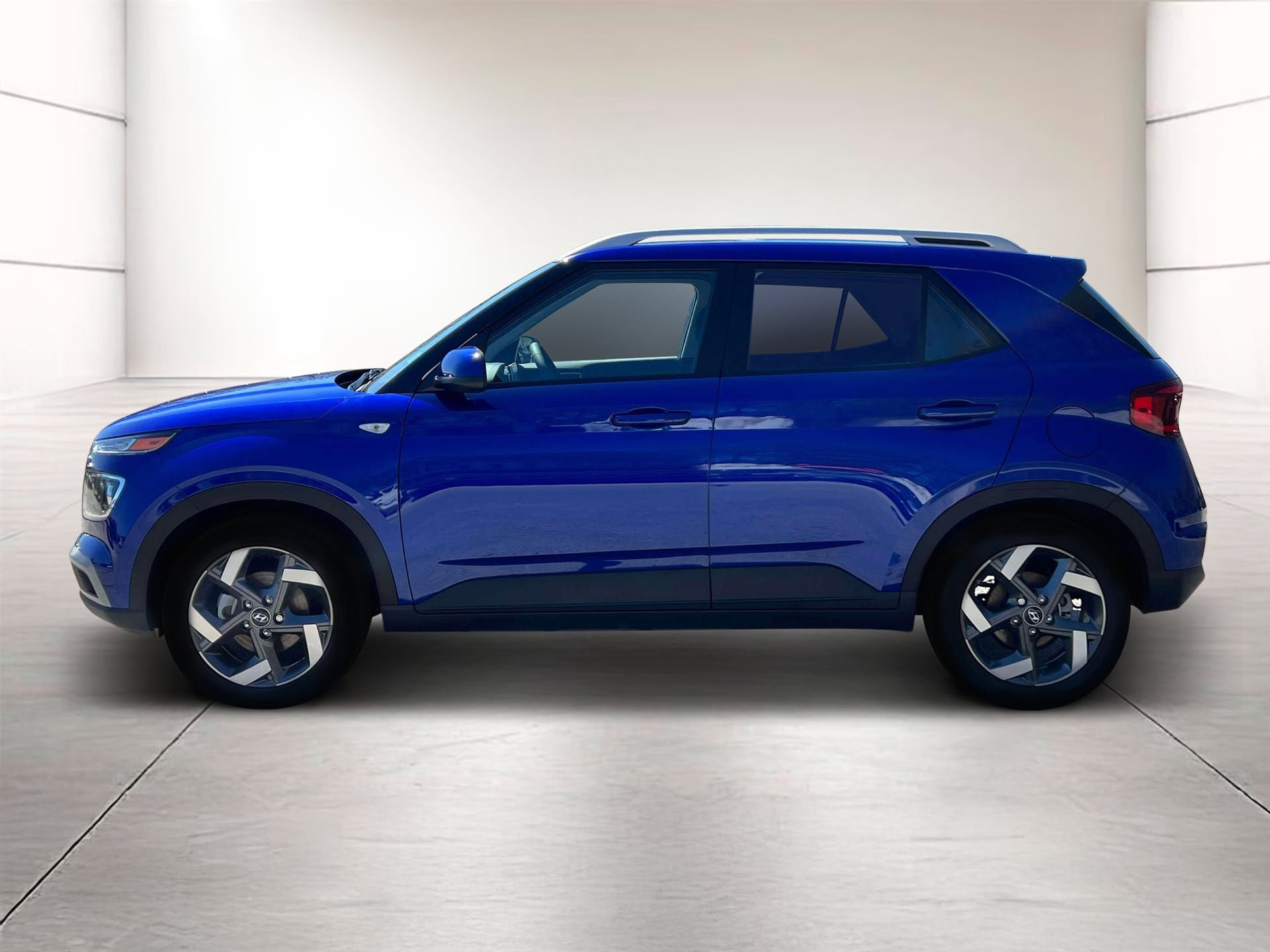 New 2025 Hyundai Venue SEL FWD image 3