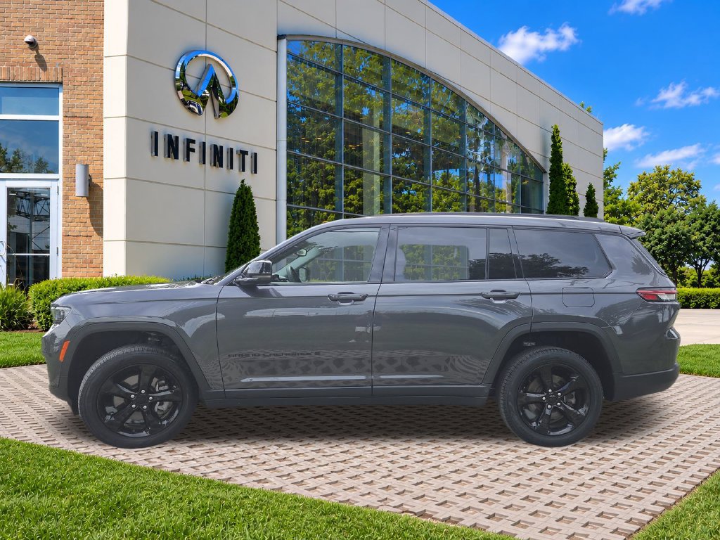 Used 2023 Jeep Grand Cherokee L Limited w/ Black Appearance Package AWD/4WD image 9