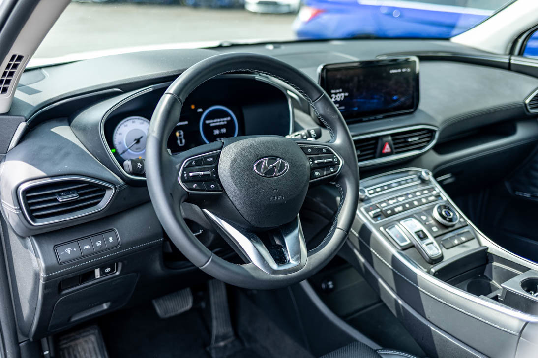 Used 2023 Hyundai Santa Fe SEL Premium image 6