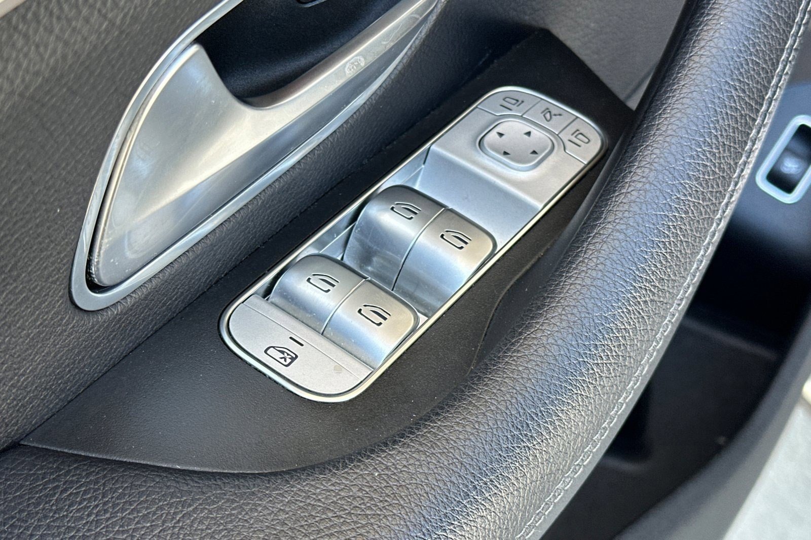 Used 2022 Mercedes-Benz GLS 450 4MATIC image 13