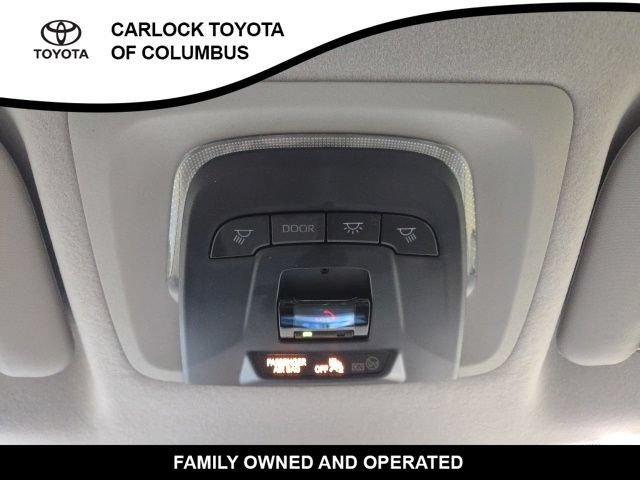 Used 2025 Toyota Corolla Cross L FWD image 30